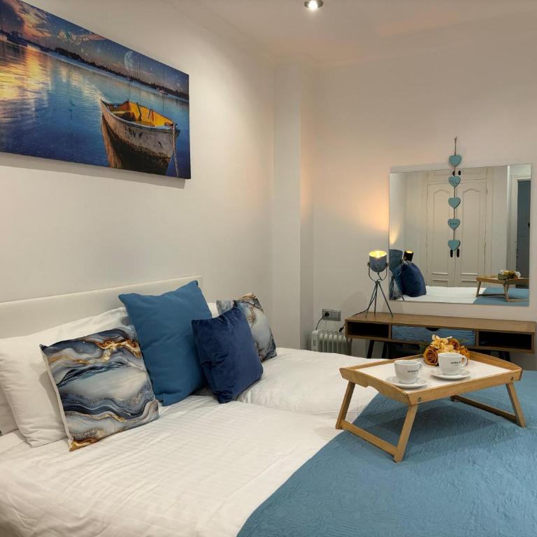 Port House, Paseo Marítimo,a un minuto playa - Three-Bedroom Apartment - 6