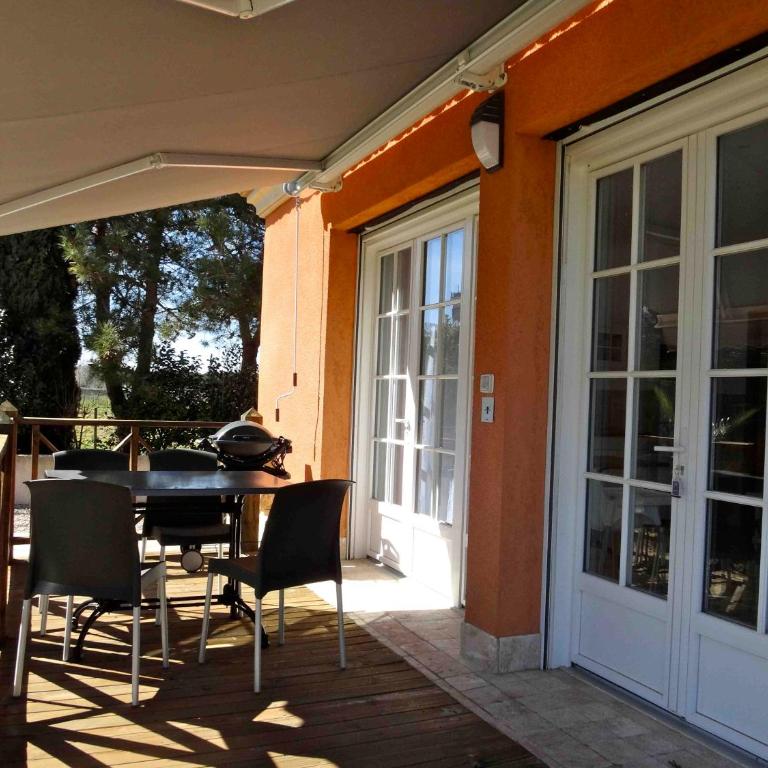 L'Oliveraie de Paul - Appartement Supérieur avec Vue sur la Piscine - 16