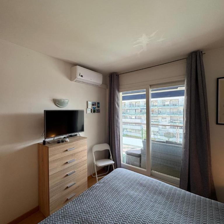 Apartamento soleado en Porto Marina con IMMO 365 - One-Bedroom Apartment with Pool View - 10