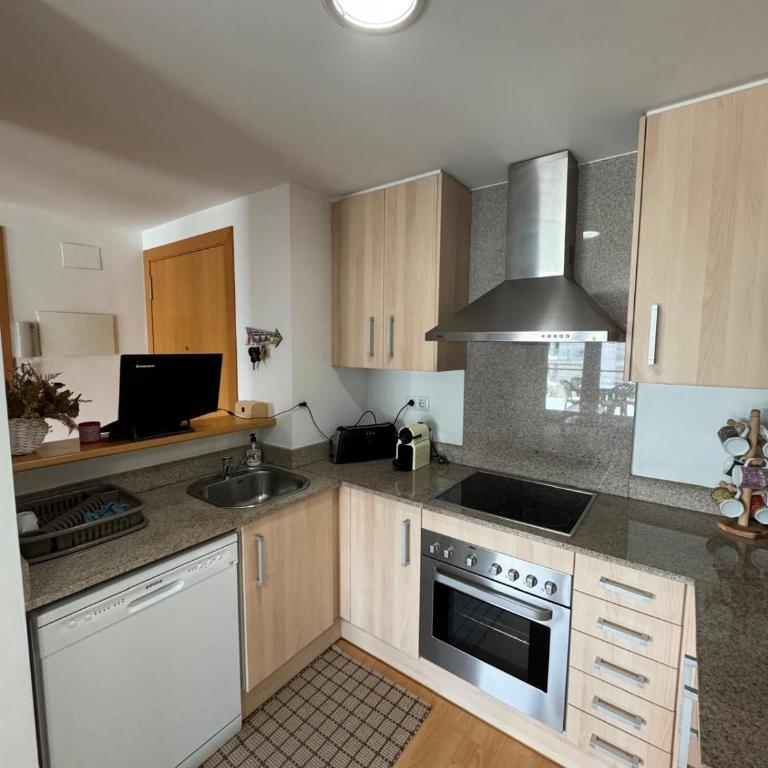 Apartamento soleado en Porto Marina con IMMO 365 - One-Bedroom Apartment with Pool View - 12