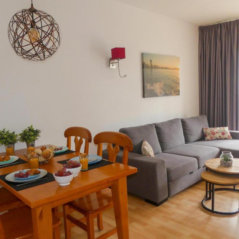 1 bedroom apartment with airconditioning - max 4 guests - One-Bedroom Apartment with Pool View - 3