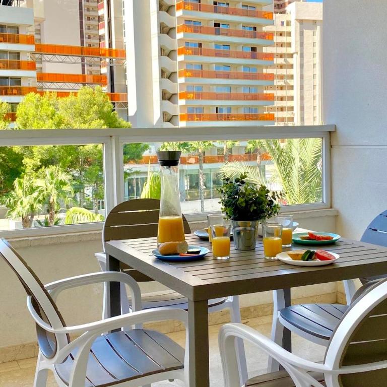 1 bedroom apartment with airconditioning - max 4 guests - One-Bedroom Apartment with Pool View - 2