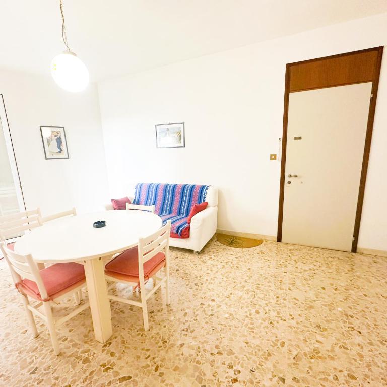 Vista Mare, Centrale - CENTRO COMMERCIALE - Appartamento con 3 Camere da Letto e Vista Mare - 2
