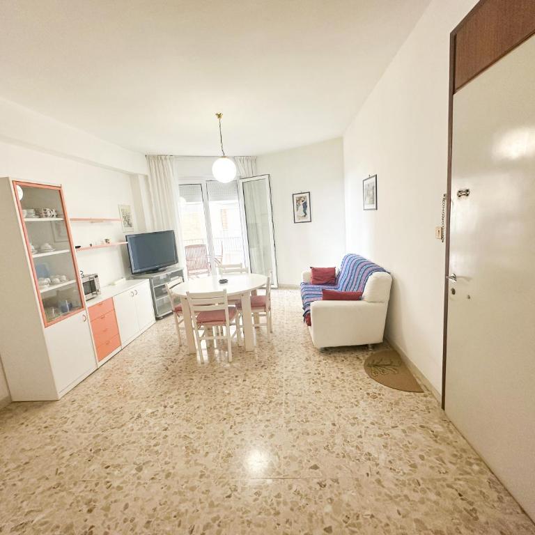 Vista Mare, Centrale - CENTRO COMMERCIALE - Appartamento con 3 Camere da Letto e Vista Mare - 4