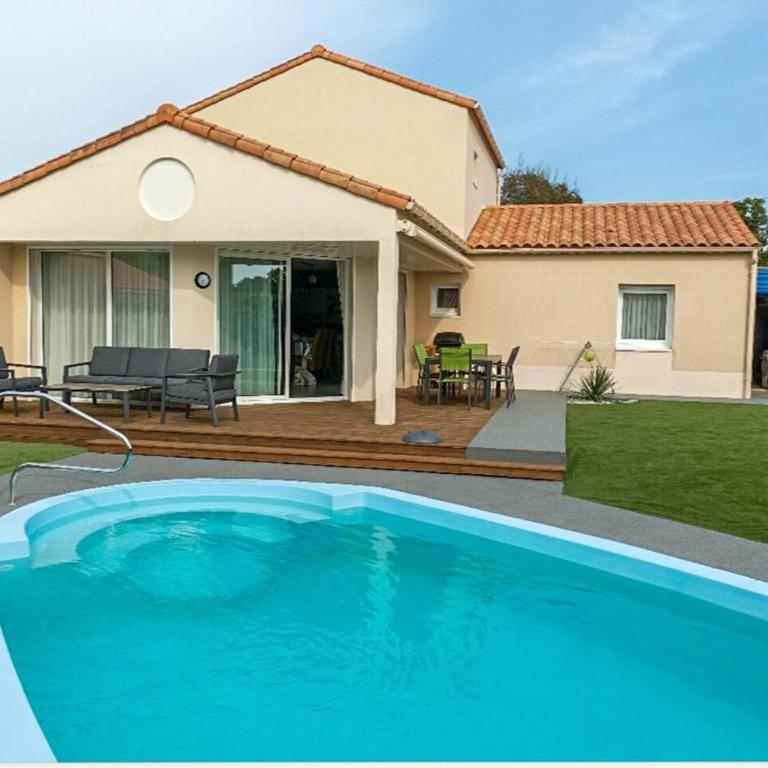 superbe villa residence oasis park - 8 personnes - piscine chauffee - Casa Vacanze con 4 Camere da Letto - 2