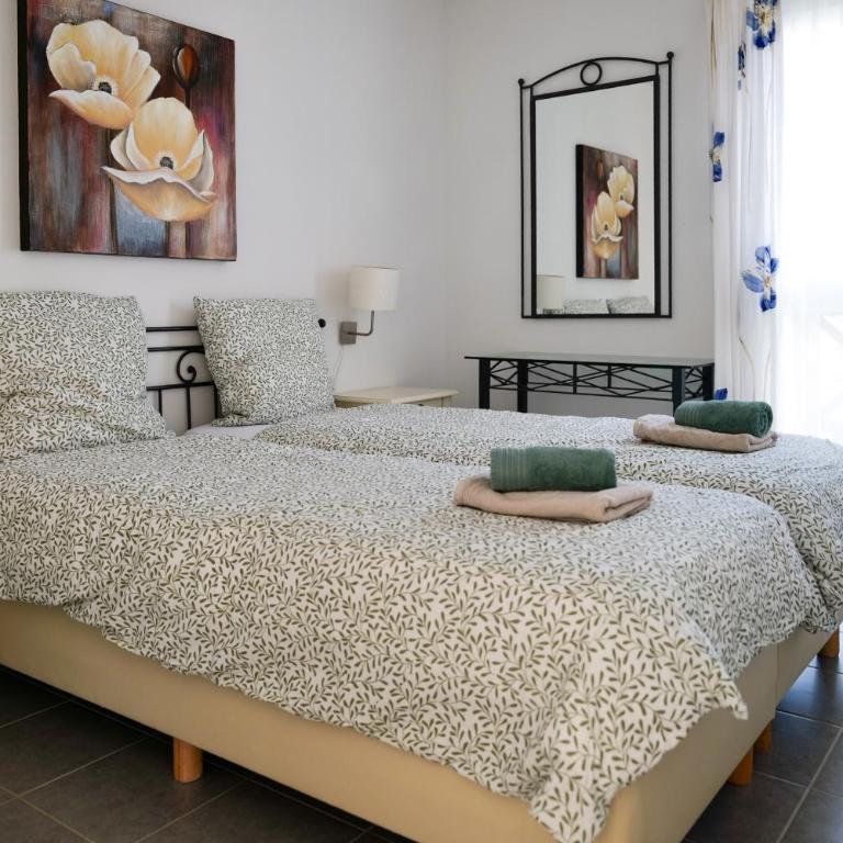 superbe villa residence oasis park - 8 personnes - piscine chauffee - Casa Vacanze con 4 Camere da Letto - 4
