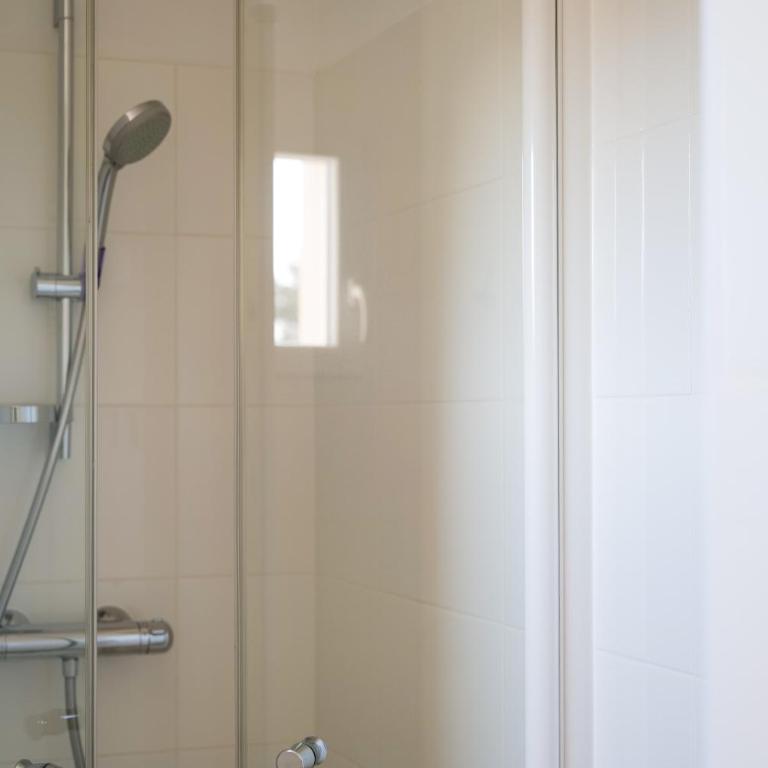 superbe villa residence oasis park - 8 personnes - piscine chauffee - Casa Vacanze con 4 Camere da Letto - 13