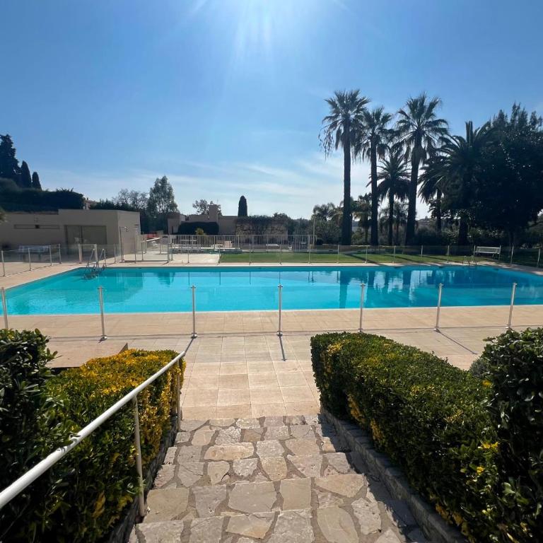 JUAN LES PINS - 4 people - swimming pool - tennis - Appartement - 1