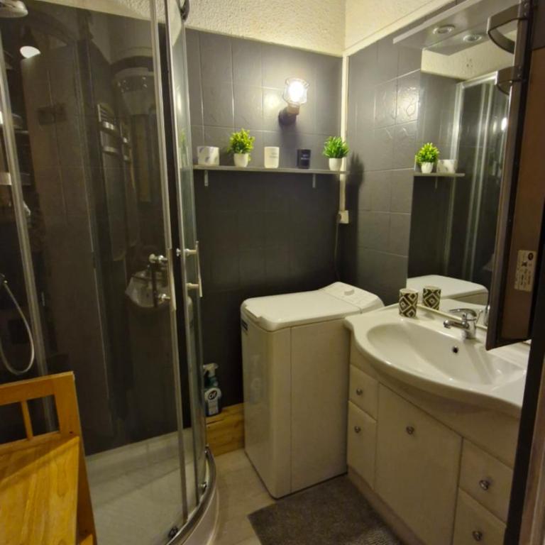 Renovated Duplex Apartment - 8 guests - Apartment mit 1 Schlafzimmer, Balkon und Bergblick - 2