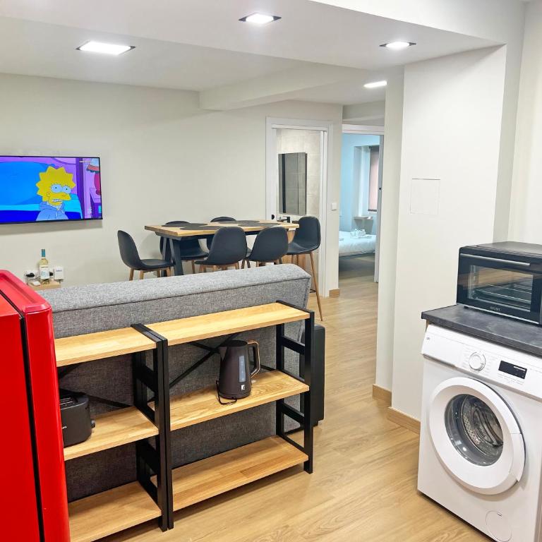 Estiloso-Nuevo, Plaza Toros, AC - Two-Bedroom Apartment - 1