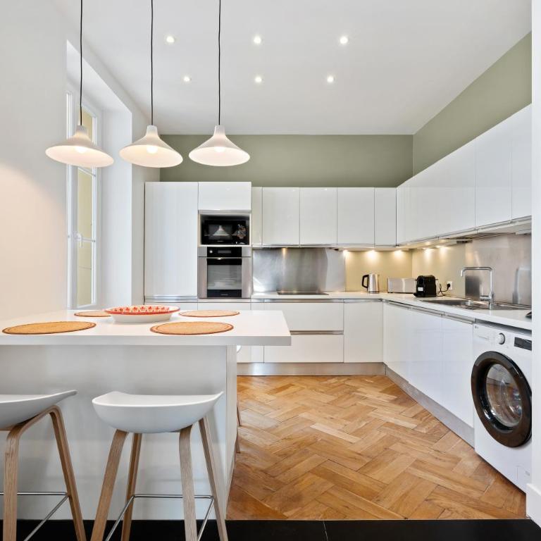 Nice Renting - VICTOR - Historic Palace Luxury 3 Bedrooms - Appartement 3 Chambres - 9