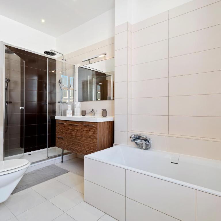 Nice Renting - VICTOR - Historic Palace Luxury 3 Bedrooms - Appartement 3 Chambres - 20