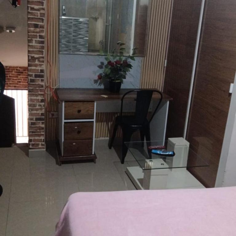 Apartamento de tres habitaciones y cuatro camas, cuenta con dos baños privados sala comedor y cocina totalmente equipada - Apartamento de 1 dormitorio - 2
