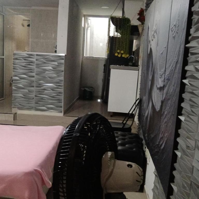 Apartamento de tres habitaciones y cuatro camas, cuenta con dos baños privados sala comedor y cocina totalmente equipada - Apartamento de 1 dormitorio - 3