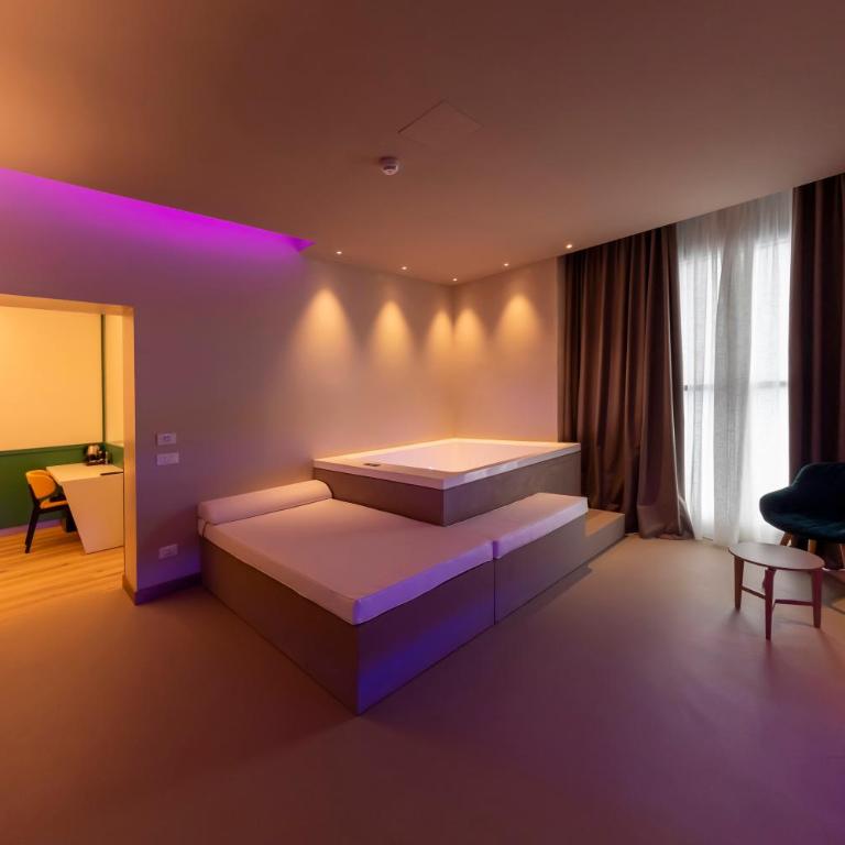Smart Hotel Napoli - Junior Suite con Sauna e Vasca Idromassaggio - 1
