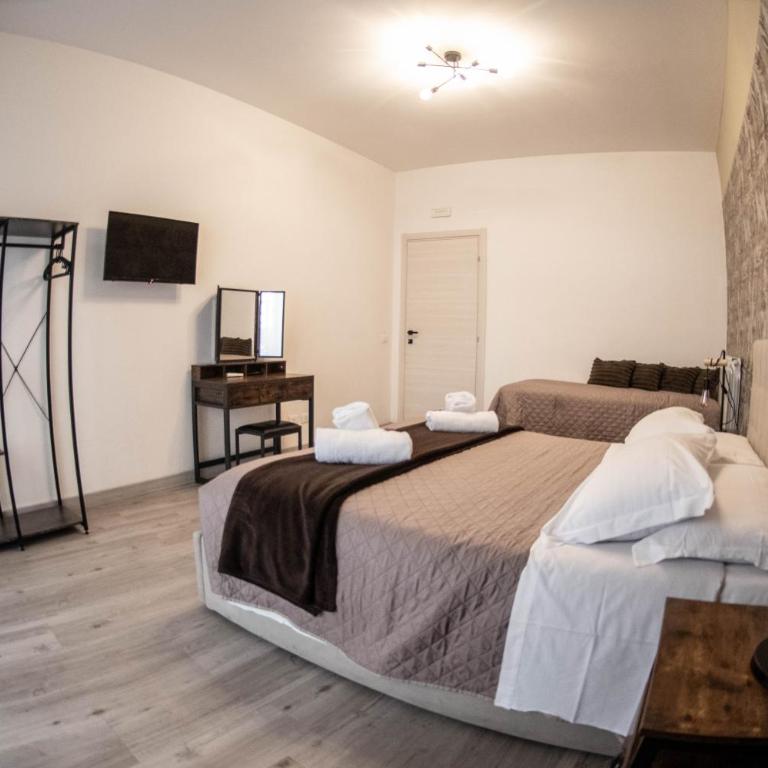 Vatican Fashion Home - Three-Bedroom Apartment - 18
