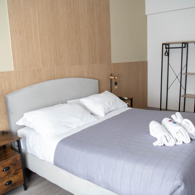 Vatican Fashion Home - Three-Bedroom Apartment - 52