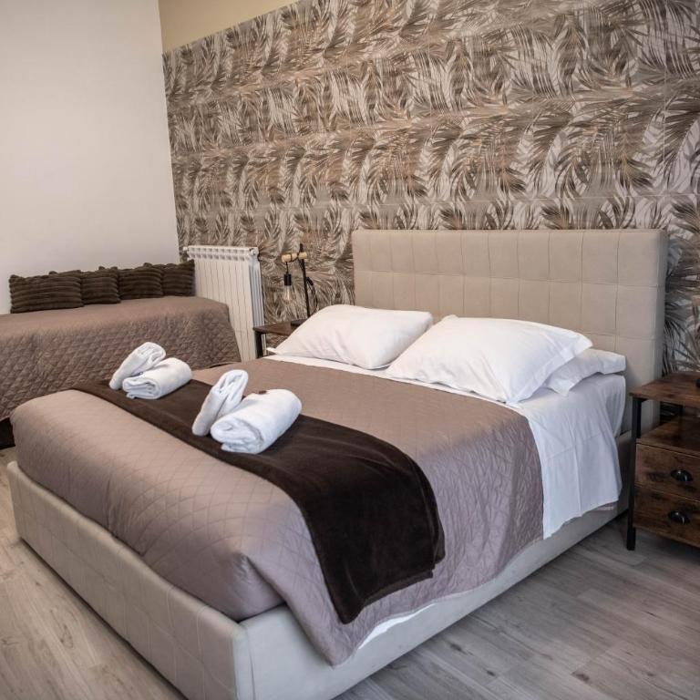 Vatican Fashion Home - Three-Bedroom Apartment - 10