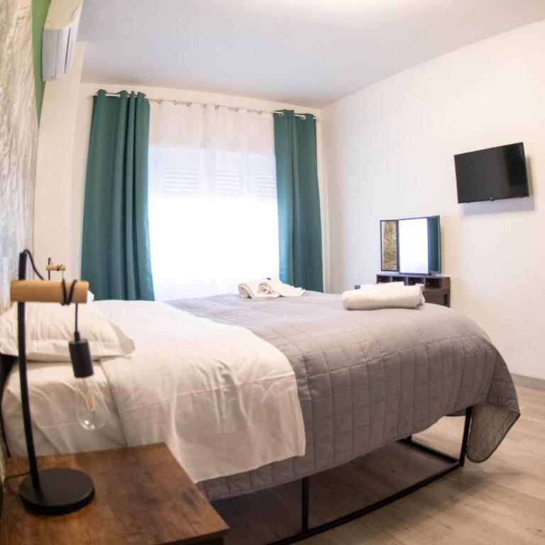 Vatican Fashion Home - Three-Bedroom Apartment - 25