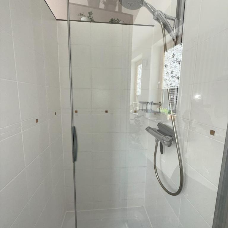 Fe Wo Brunnen - 120 qm -Quiet location - lots of nature - grosser Balkon und Garten - 3D Rundgang verfügbar - Apartment mit 2 Schlafzimmern - 30