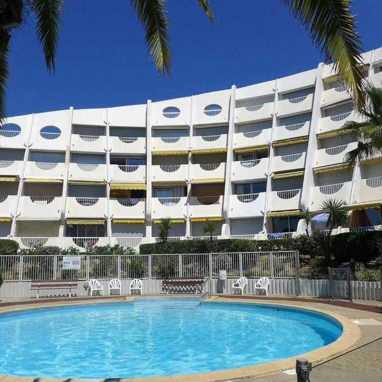 Appartement 4 Pièces, Vue Mer, Piscine et Parking privé - Three-Bedroom Apartment with Sea View - 8