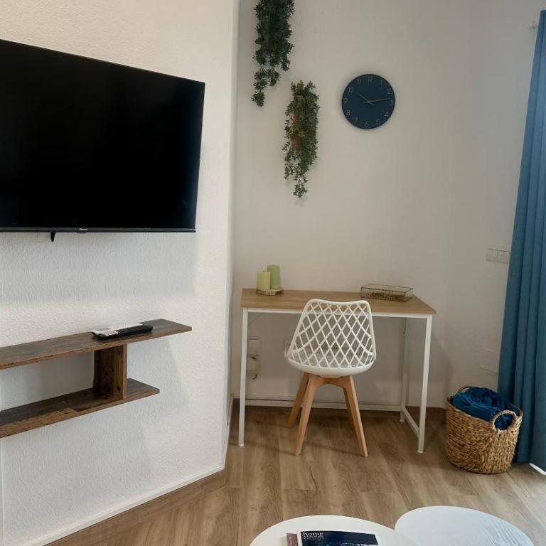 Carihuela Beach I by Holiday Homes Málaga - Apartamento de 1 dormitorio - 13