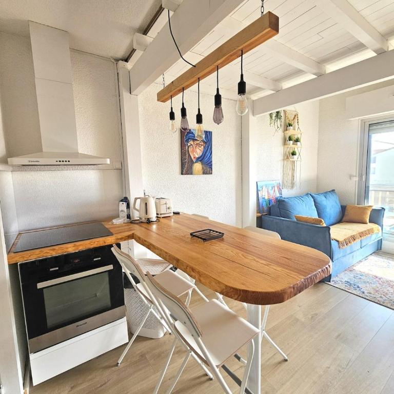 Appartement front de mer avec balcon vue Océan ! - Three-Bedroom Apartment - 9