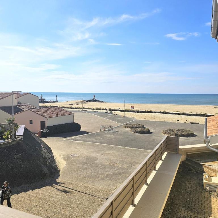 Appartement front de mer avec balcon vue Océan ! - Three-Bedroom Apartment - 3