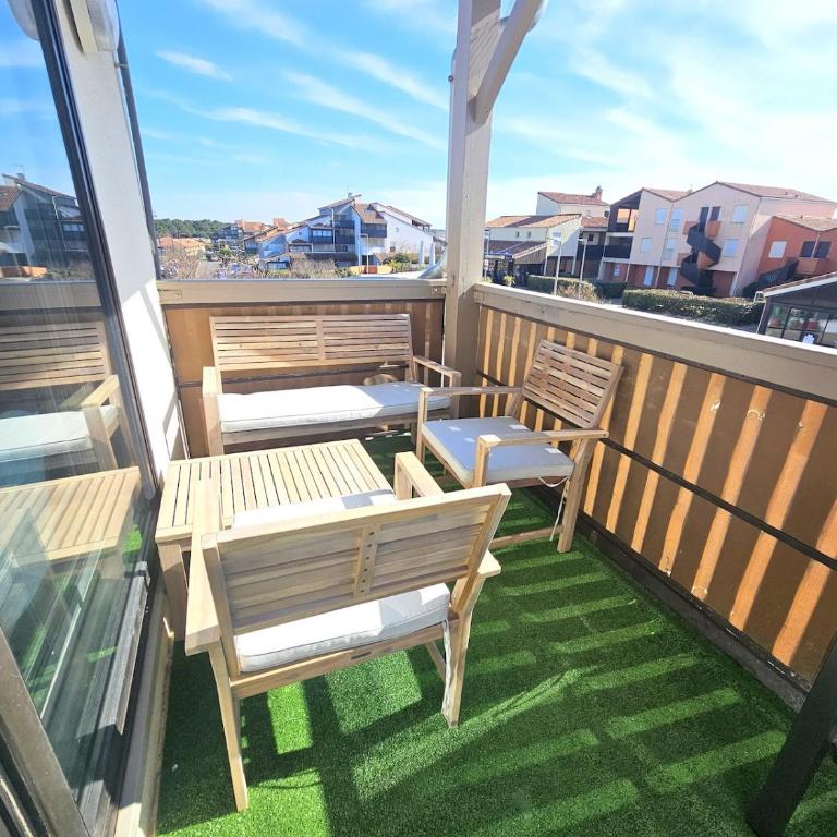Appartement front de mer avec balcon vue Océan ! - Three-Bedroom Apartment - 5