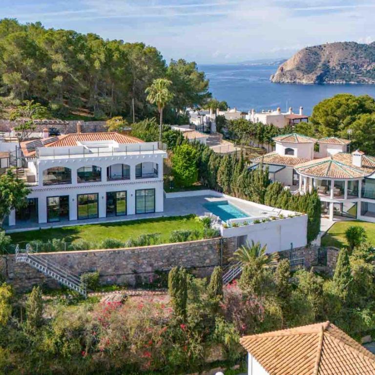 Luxury 4 bed villa with pool and views - Villa with Private Pool - 4