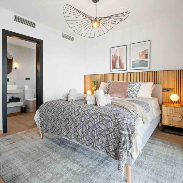Luxury 4 bed villa with pool and views - Villa with Private Pool - 32