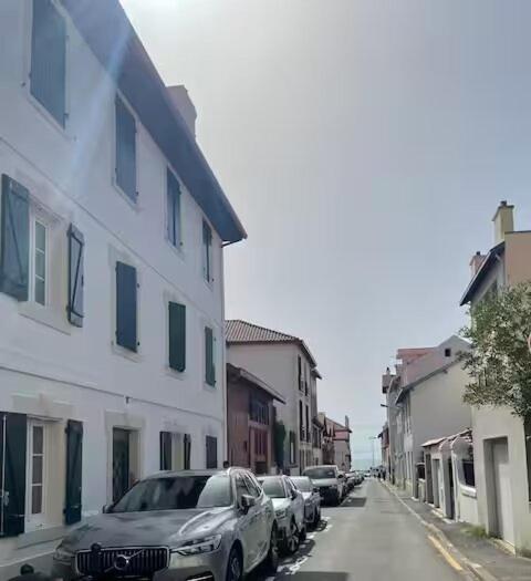 Appartement lumineux Côte des Basques - Apartment mit 2 Schlafzimmern - 18