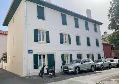 Appartement lumineux Côte des Basques - Apartment mit 2 Schlafzimmern - 19
