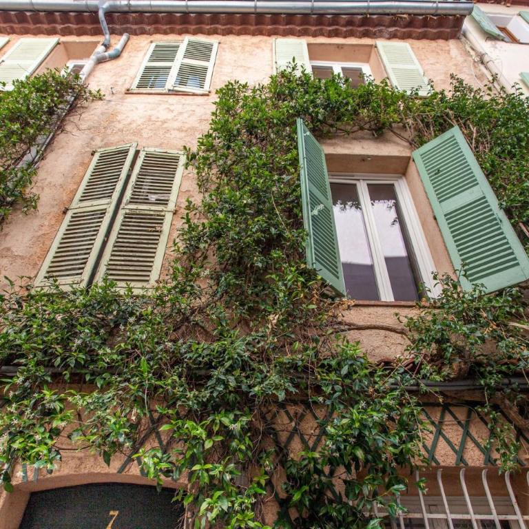 Charm of Vieil Antibes, quiet 2-4pers - Two-Bedroom Apartment - 3