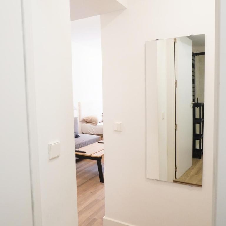 La Paz Apartments - Studio - 12