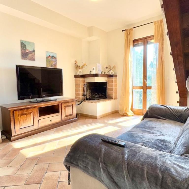 Sunflower near the center with Private Parking - Three-Bedroom Apartment - 19