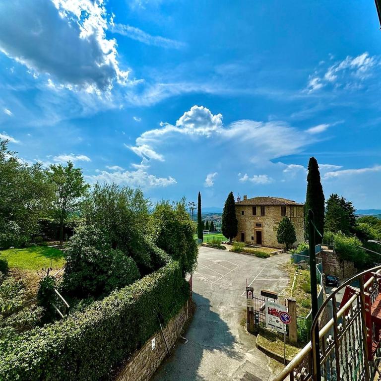 Sunflower near the center with Private Parking - Three-Bedroom Apartment - 37