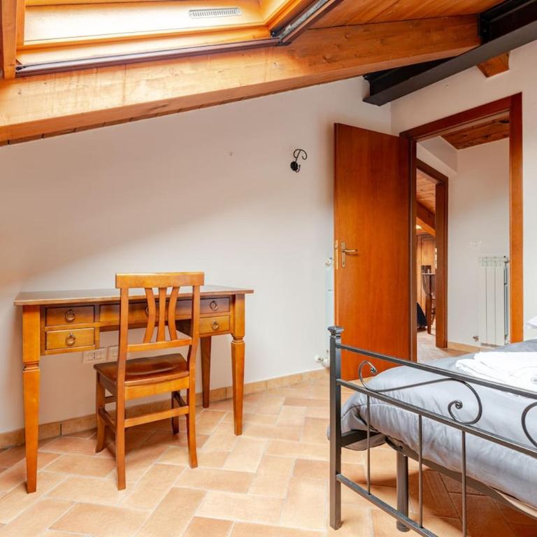 Sunflower near the center with Private Parking - Three-Bedroom Apartment - 39