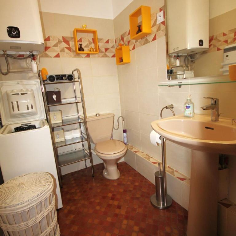 La Bourboule - One-Bedroom Apartment - 22