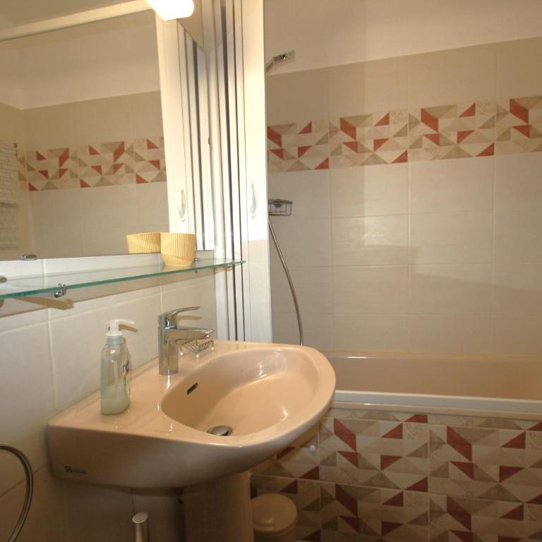 La Bourboule - One-Bedroom Apartment - 21