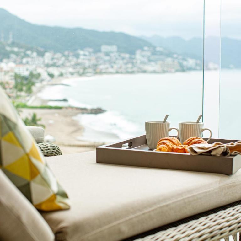 Luxurious Big Beachfront Condo Harbor 801 TN - Apartment - 18