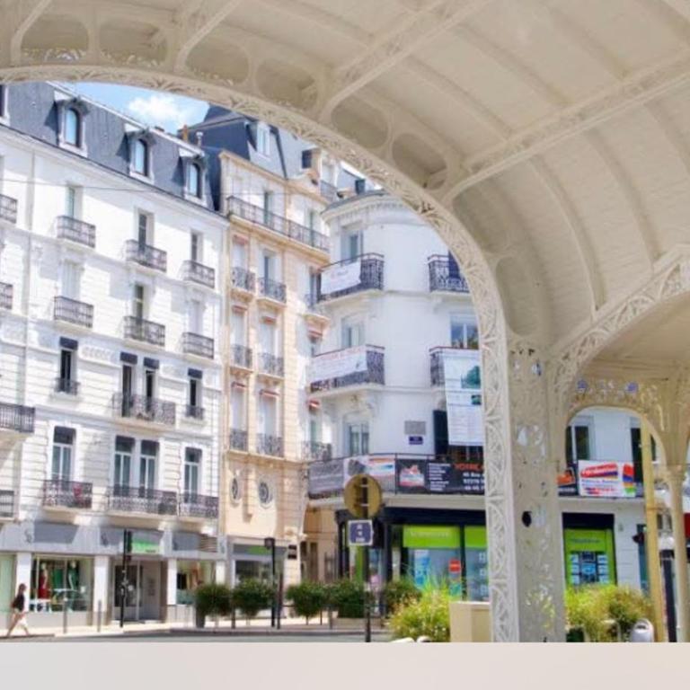 LE SPLENDID - Hypercentre - Proche Opéra & Parcs - Thermes - Appartement 1 Chambre - 95