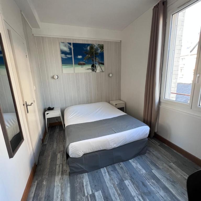 Hotel De l'Univers - Chambre Double – Vue sur Cour - 8