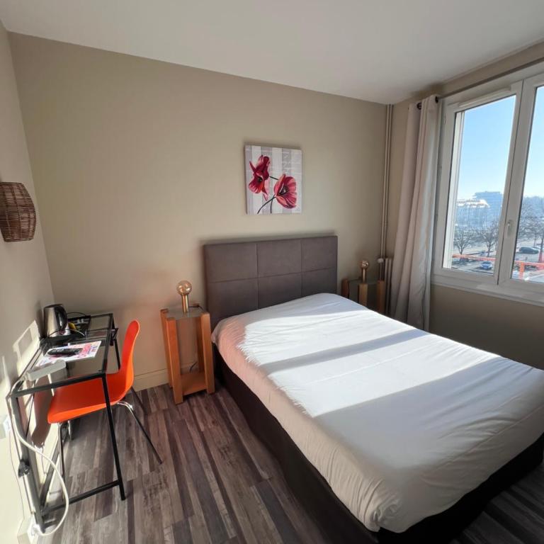 Hotel De l'Univers - Chambre Double Supérieure avec Vue sur le Port - 23