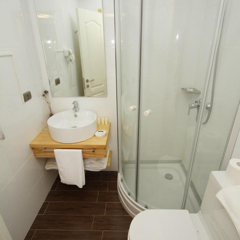 Dein Haus Hotel y Departamentos - Habitación Estándar - 1 cama grande - 1