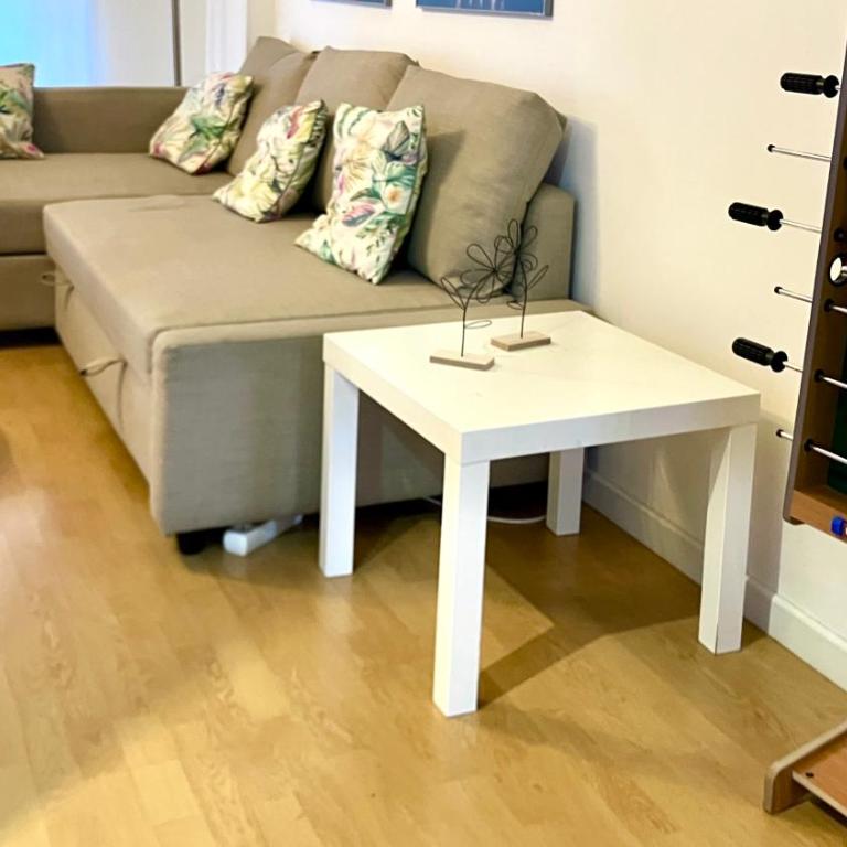 Maravilloso apartamento céntrico de 70m2, jardín propio 40m2 con piscina para niños y parking opcional - Apartamento de 1 dormitorio - 5