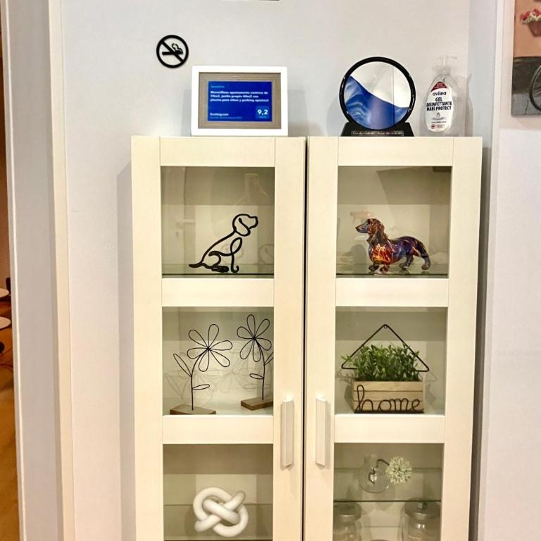 Maravilloso apartamento céntrico de 70m2, jardín propio 40m2 con piscina para niños y parking opcional - Apartamento de 1 dormitorio - 38