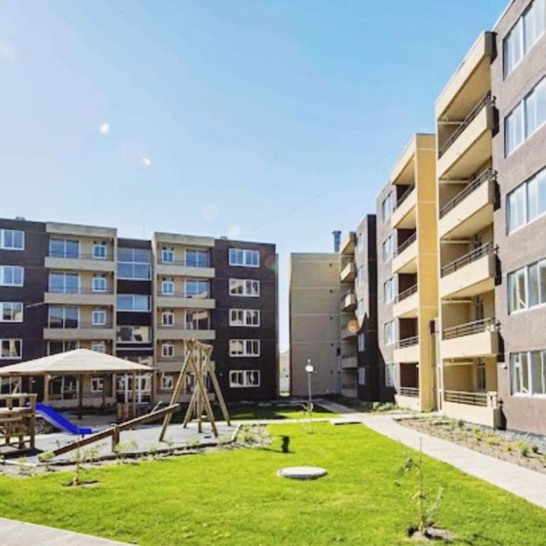 Departamento en condominio con áreas verdes - Apartamento de 3 dormitorios con balcón - 32