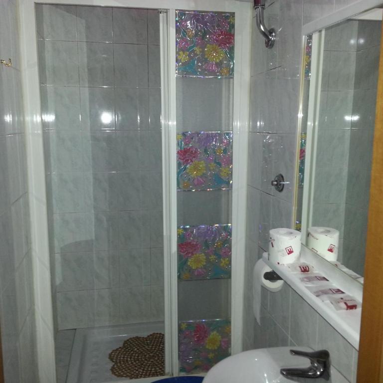 Roxena house - Camera Tripla con Bagno Privato - 3