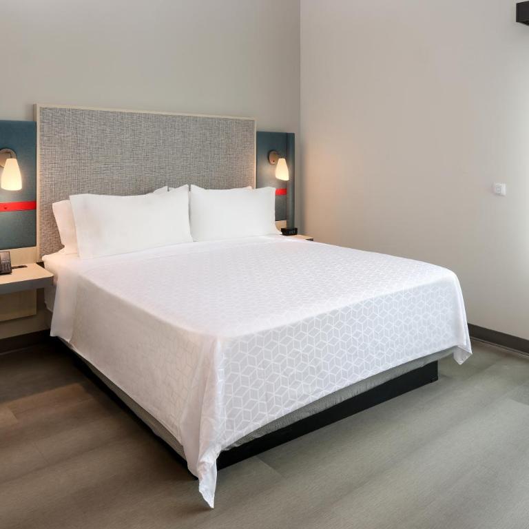 avid hotel Guadalajara Aeropuerto Norte - Habitación Estándar - Adaptada para personas con discapacidad - 1 cama extragrande - 1